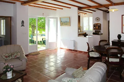 Ferienhaus in Revest mit Garten