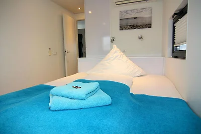 Hausboot Schwimmendes Haus Leni in...