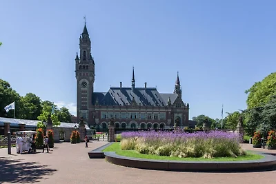Zeitgenössische Wohnung in Den Haag mit TV