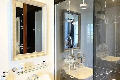 Le Jockey steht mit Parkplatz