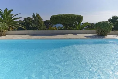 Villa a Les Issambres con piscina