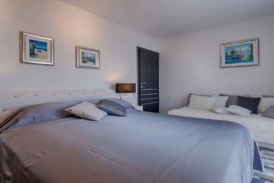 Wohnung in Selce mit Schwimmbecken