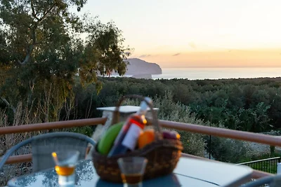 Villa mit Blick auf Tigani in Mani