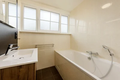 Neu gestaltetes Ferienhaus in einem Ferienpar...