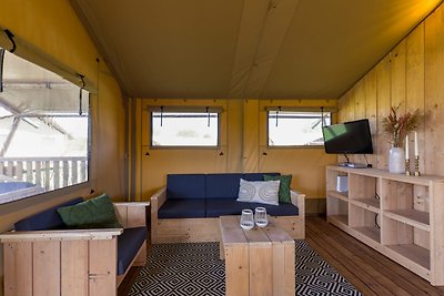 Glamping tent met keuken aan het IJsselmeer