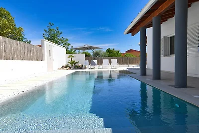 Schöne Wohnung mit Pool