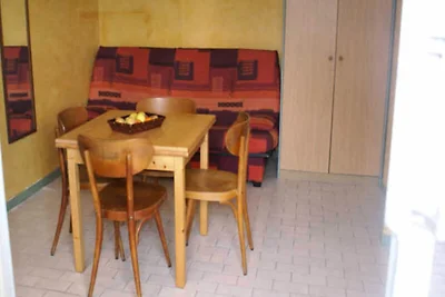 Villa in Port Venus mit Zugang zum Pool