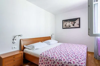 Apartment Zara - Two Bedroom Apartment with B...