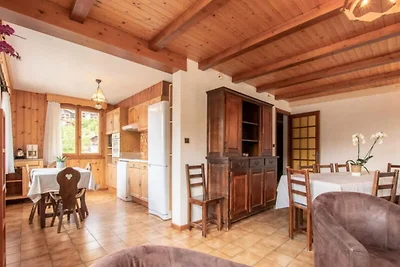 4 camere per 9 persone