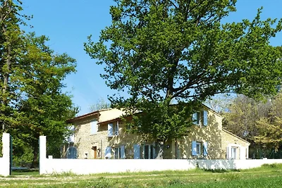 Wohnung in Caderousse mit Pool