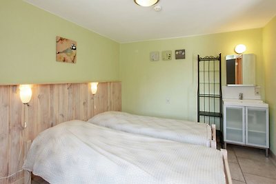 Aufwändiges Ferienhaus mit Sauna in Manhay