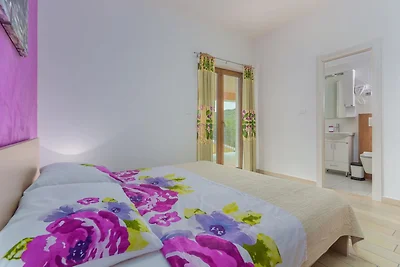 Villa mit privatem Pool und Meerblick