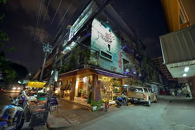 Solo Retreat in Style | Standard Single Stay