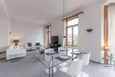 Stilvolles Apartment mit Balkon/Terrasse