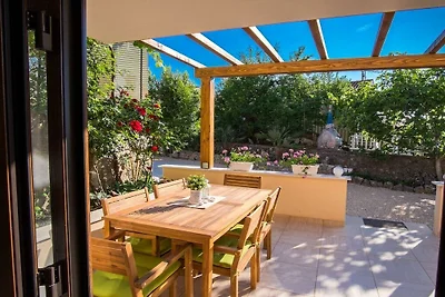 Ferienhaus in Malinska mit Schwimmbecken