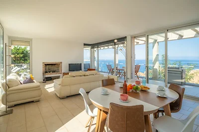 Beautiful villa near Illa Mateua beach