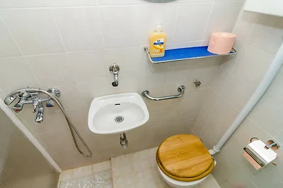 Rooms Jozomare - Standard Twin Room with Shar...