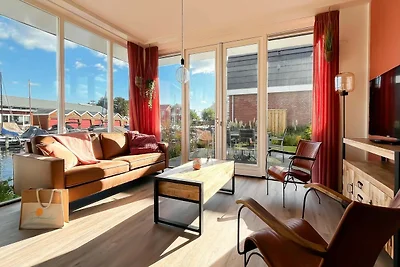 Haus am Wasser mit Terrasse für 6 Personen