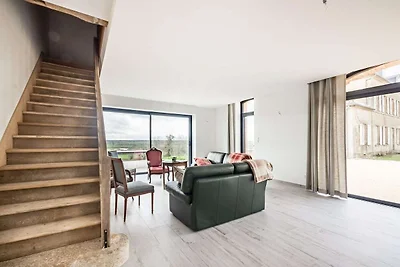 Ferienhaus in Cercy-la-Tour mit Terrasse