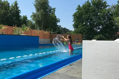 Casa con piscina privata e sauna a...