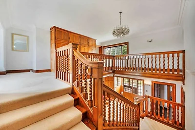 Pet-Friendly Holiday Home with Scenic Views, ...