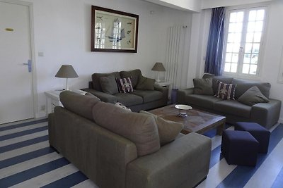 Bretonische Villa in Toplage mit Pool und Mee...