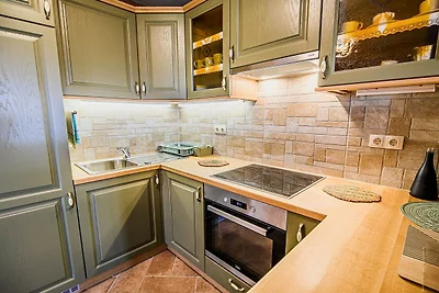 Hidden Authentic Haven Apartments - Two Bedro...