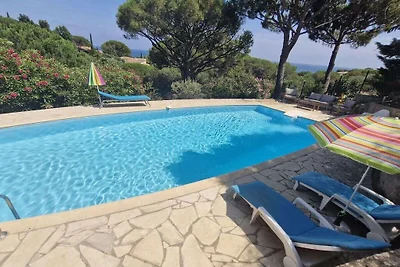 Villa in SAINTE MAXIME mit Schwimmbecken