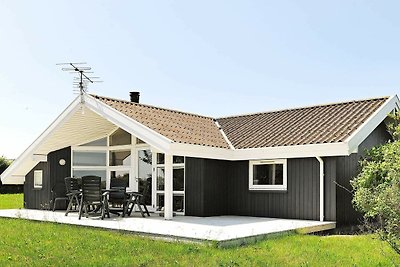 Modernes Ferienhaus in Ebberup mit Terrasse