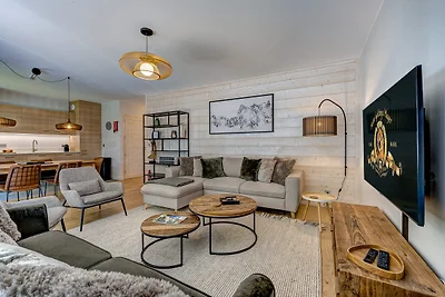 Chic Apartment with Balcony near Chamonix...