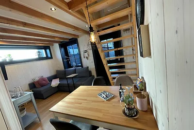 Einladendes Chalet in Monnickendam mit Garten