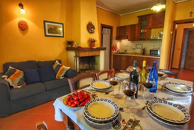 Attraente villa con piscina
