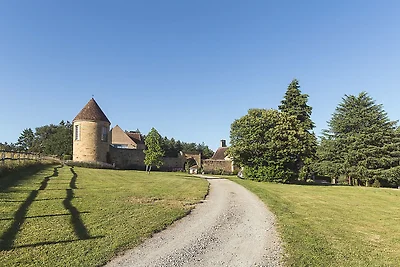 Herenhuis in Meaulne met privיzwembad