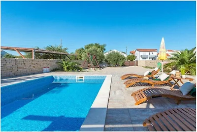 Holiday Home Ema with pool