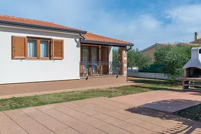 Villa in Nova Vas mit Schwimmbecken