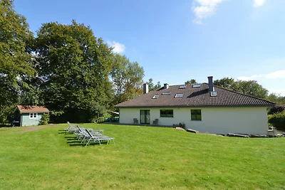 Villa in Robertville nabij het stadscentrum