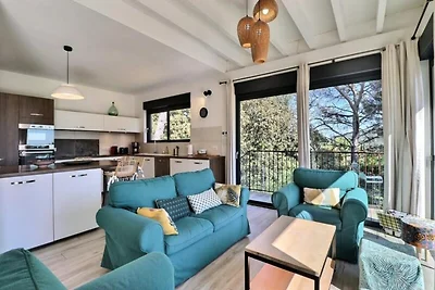 Villa bei Velaux mit Pool und Hügelblick