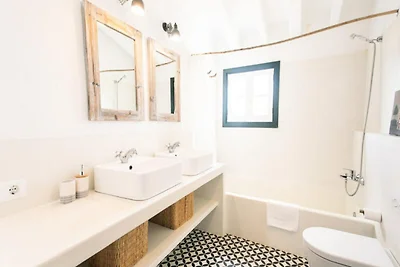 Villa in Menorca mit privatem Pool und Garten