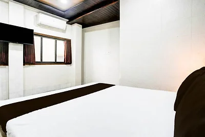 Hotel O Dombivali, früher PK Lodging