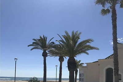 Casa Lina ligt op 900 meter van het strand.