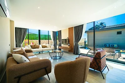 Villa in Kalkan mit Schwimmbecken