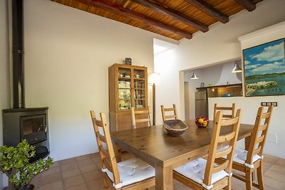 Ferienhaus in einem Waldgebiet mit privatem P...