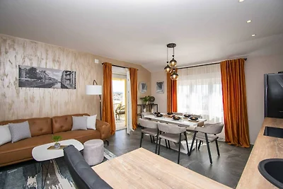 2-slaapkamerappartement aan de kust in Vodice