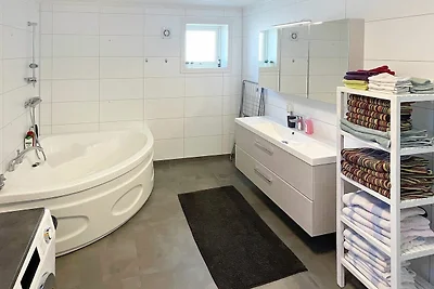 6 Personen Ferienhaus in AVERØY-By Traum