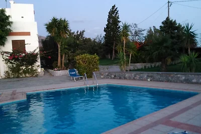 Villa in Lefkogia mit privatem Pool