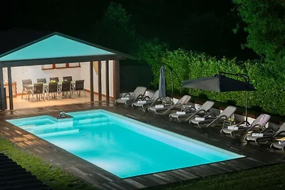 Villa in Cerovlje met zwembad