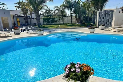 Villa in Fanusa mit Schwimmbecken