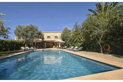 Ferienhaus mit Pool in der Nähe von Búger