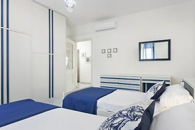 Wohnung in Bari mit Balkon und Parken