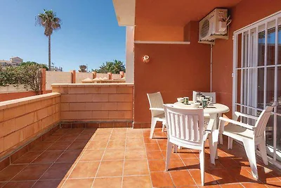 Appartamento al piano terra con terrazza...